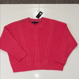 NWT Tommy Hilfiger Traveling Cable pull over sweater Size L/G